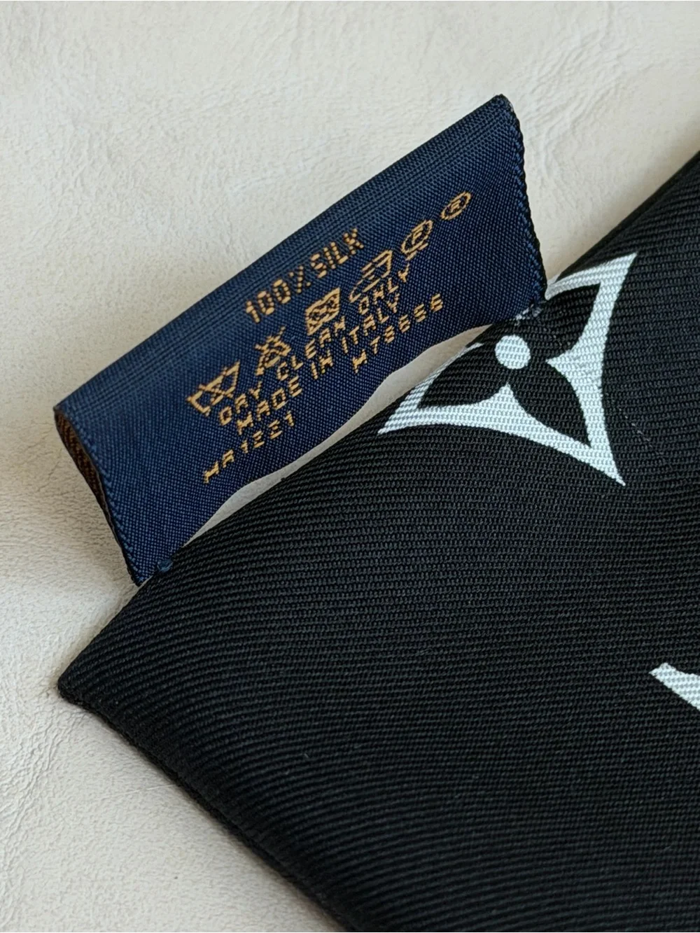 Louis Vuitton Black & White Monogram Confidential Bandeau Scarf